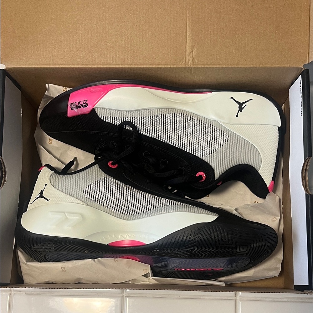 Jordan Luka .77 Basketball shoes